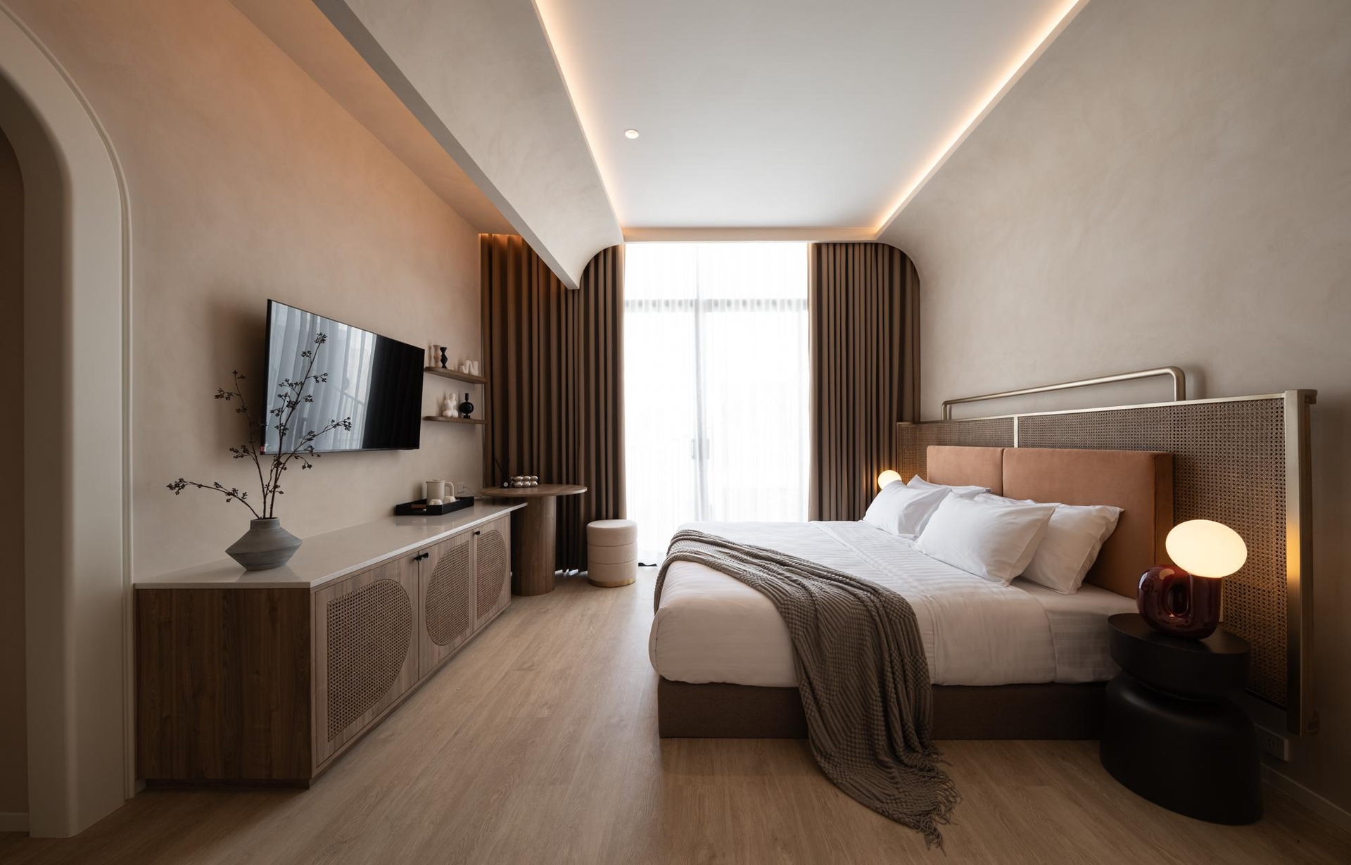 ฮาล์ฟ โฮเทล (Halff Hotel)1