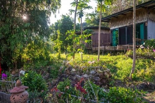 ฮิดเดน บีช รีสอร์ท เกาะหมาก (Hidden Beach Resort Kohmak Island)3