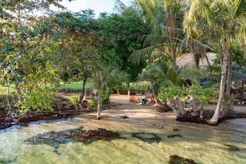 ฮิดเดน บีช รีสอร์ท เกาะหมาก (Hidden Beach Resort Kohmak Island)4