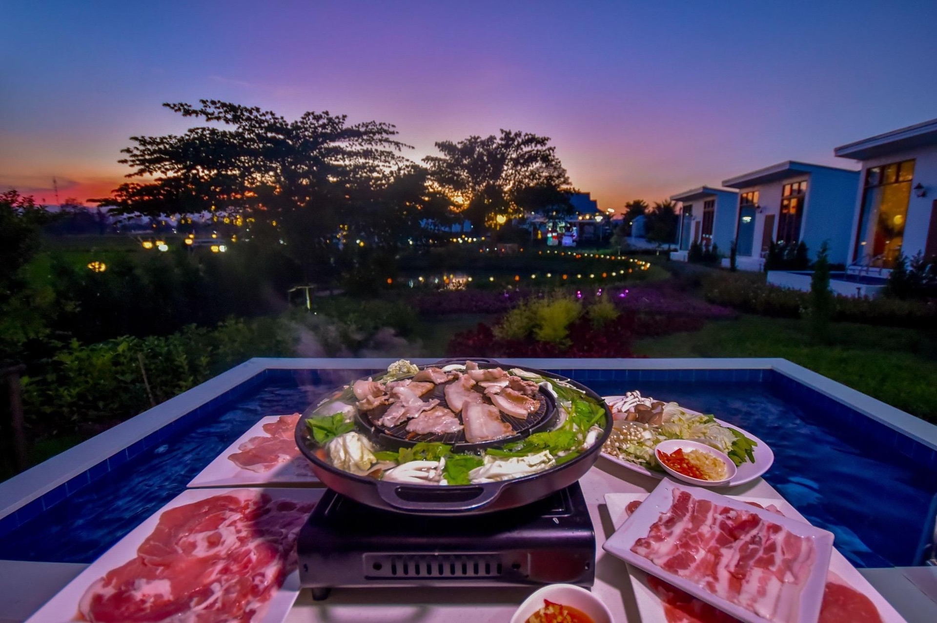 อัส แอนด์ เอาเออร์ส คาเฟ่ แอนด์ เบด (Us and Ours cafe'&bed)3