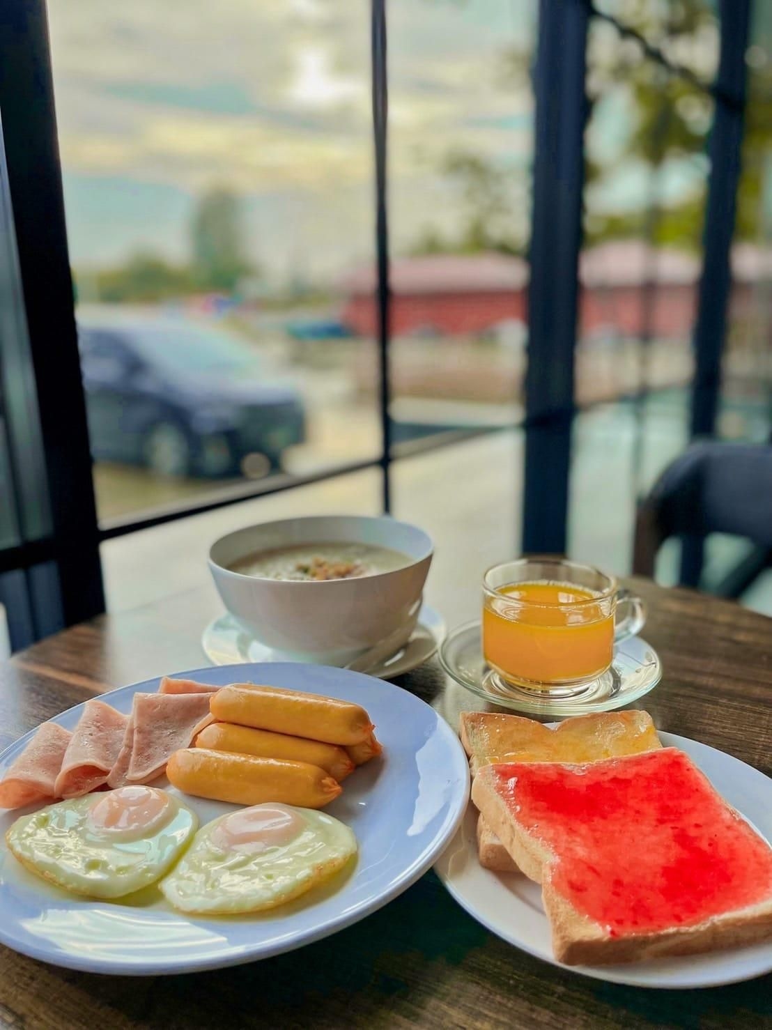 เดอะ รีสอร์ต โฮเทล โพธาราม (The Resort Hotel at Photharam)1