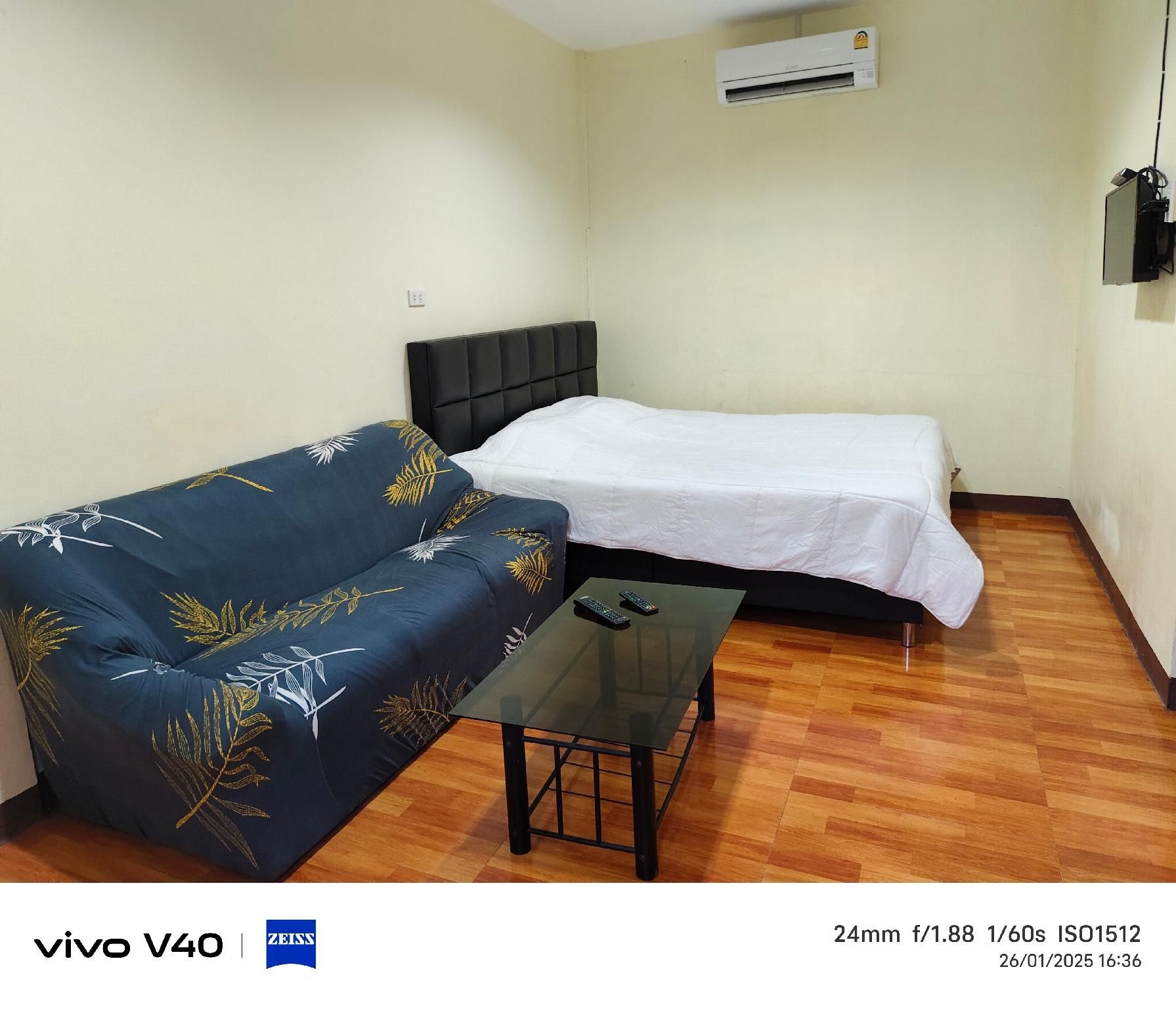 Room Mae Mani0