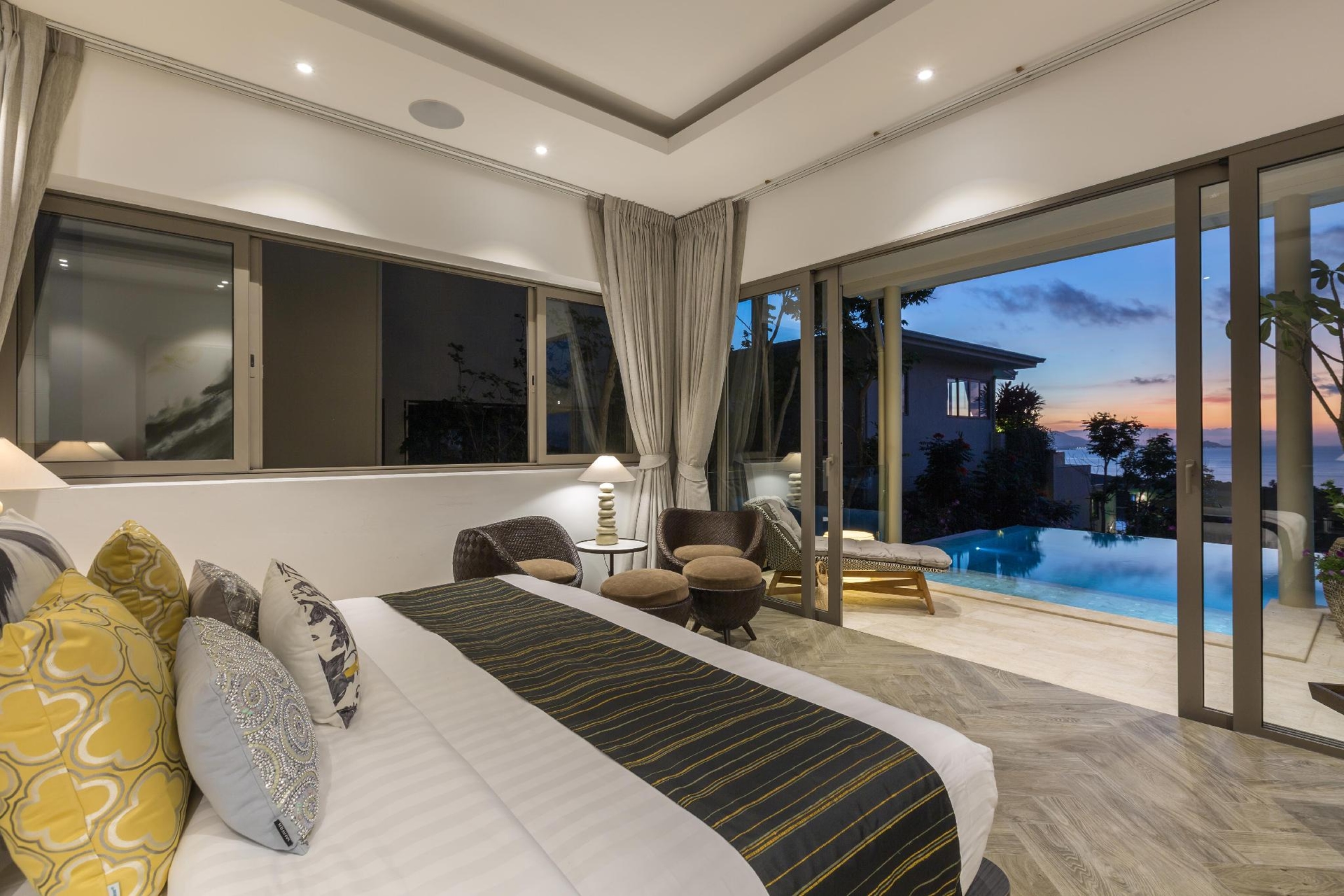 สมุยซันเซ็ท ลักชัวรี วิลล่า (SAMUI SUNSETS LUXURY VILLAS)1