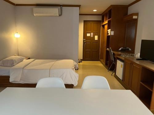 โรงแรมนารายณ์แกรนด์ (Naraigrand Hotel)1