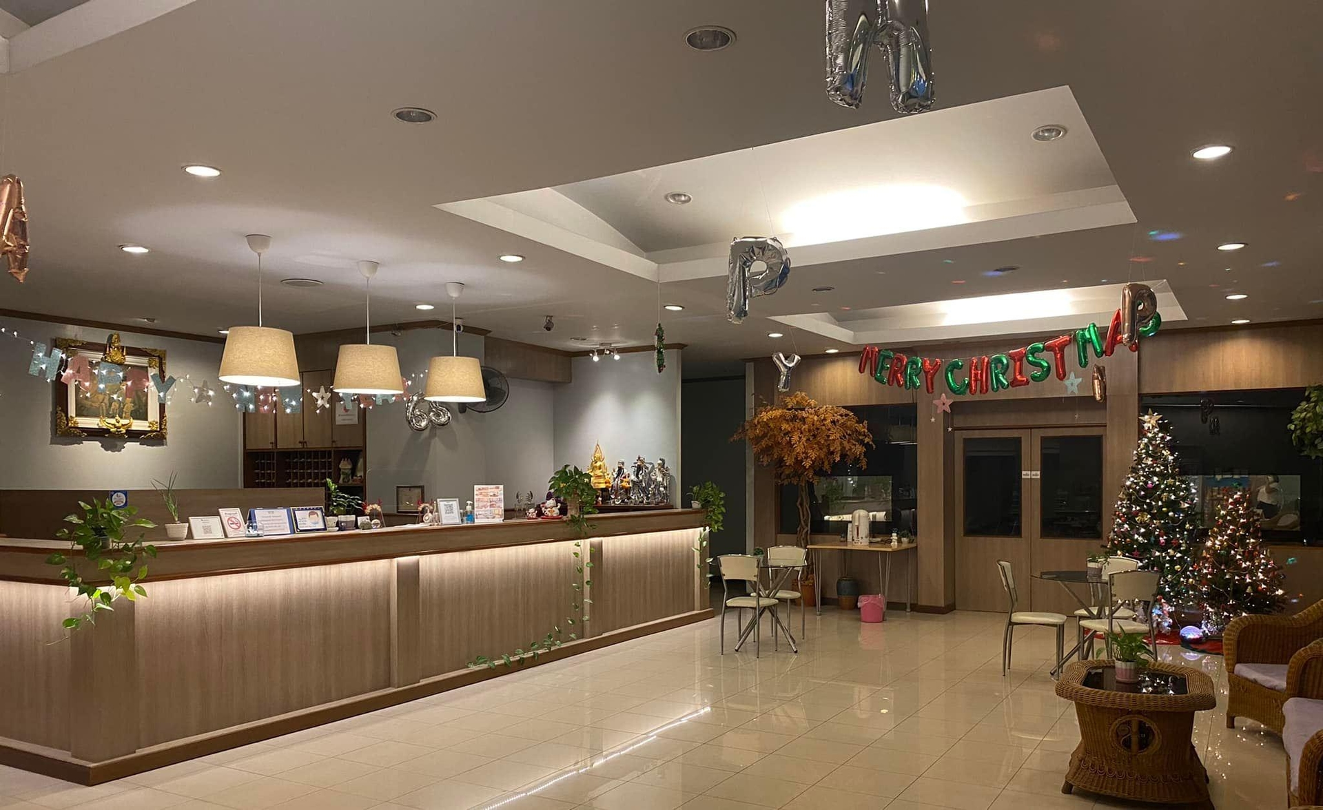 โรงแรมนารายณ์แกรนด์ (Naraigrand Hotel)0
