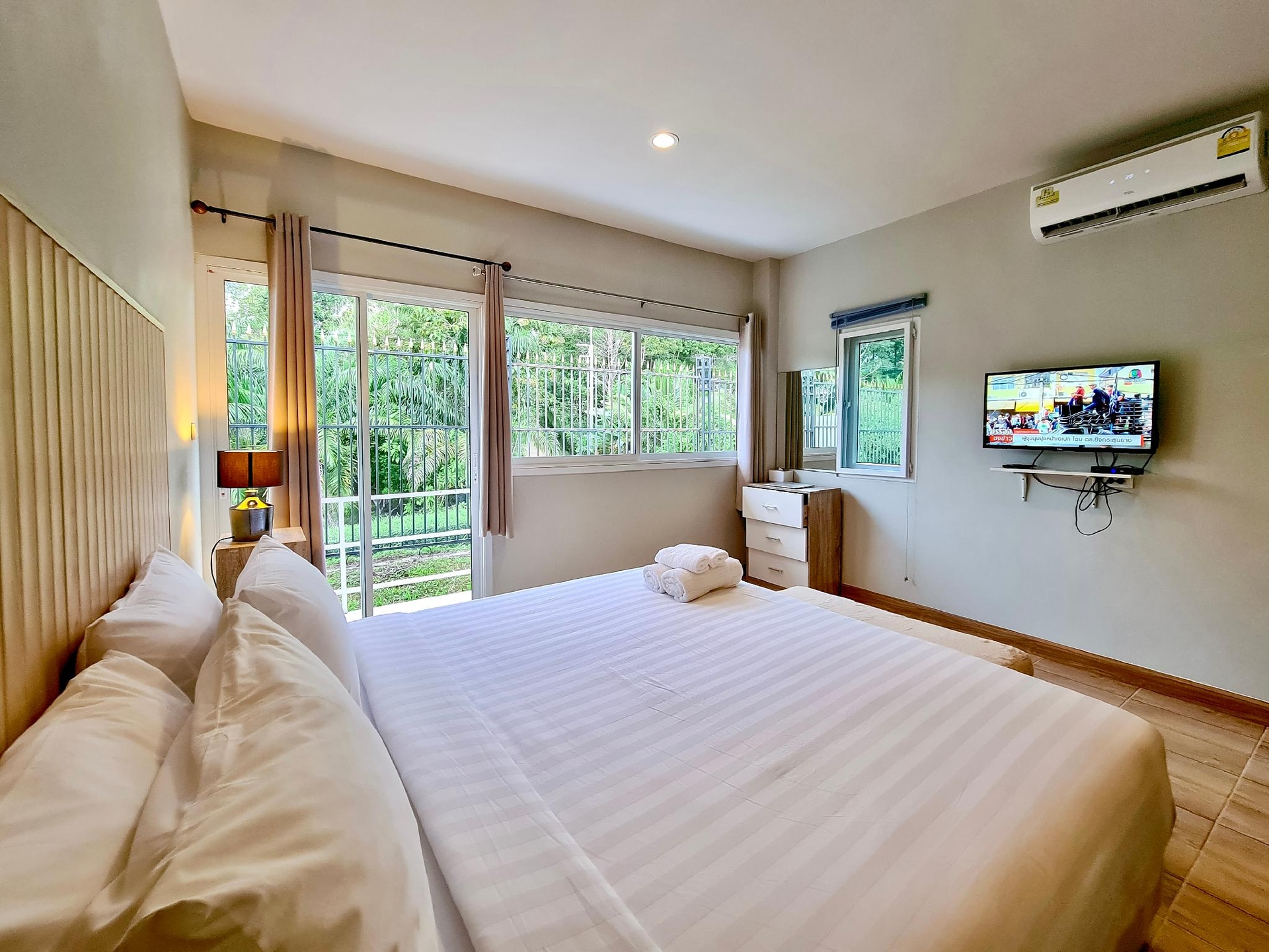 ที่พักสังขละบุรี By Kate Lake View (Sangkhlaburi Kanchanaburi By Kate Lake View)1
