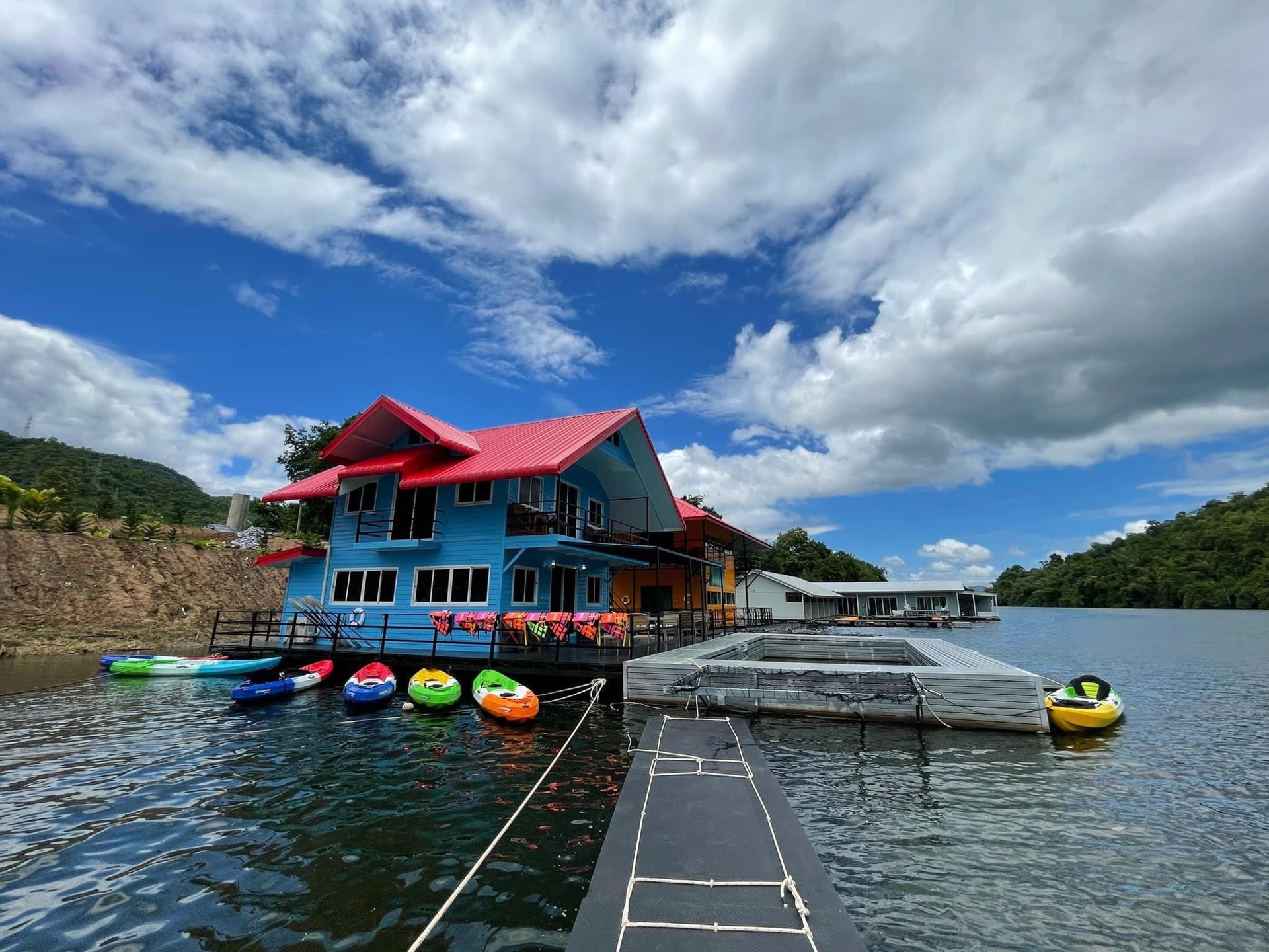 แพในฟัน รีสอร์ท (Paenaifun Resort)0