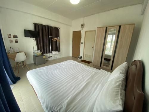 โรงแรมแกรนด์ บางแสน (Grand Bangsaen Hotel)2