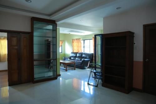 โรงแรมยูพาร์ สีลม (UPAR Hotels Silom)4