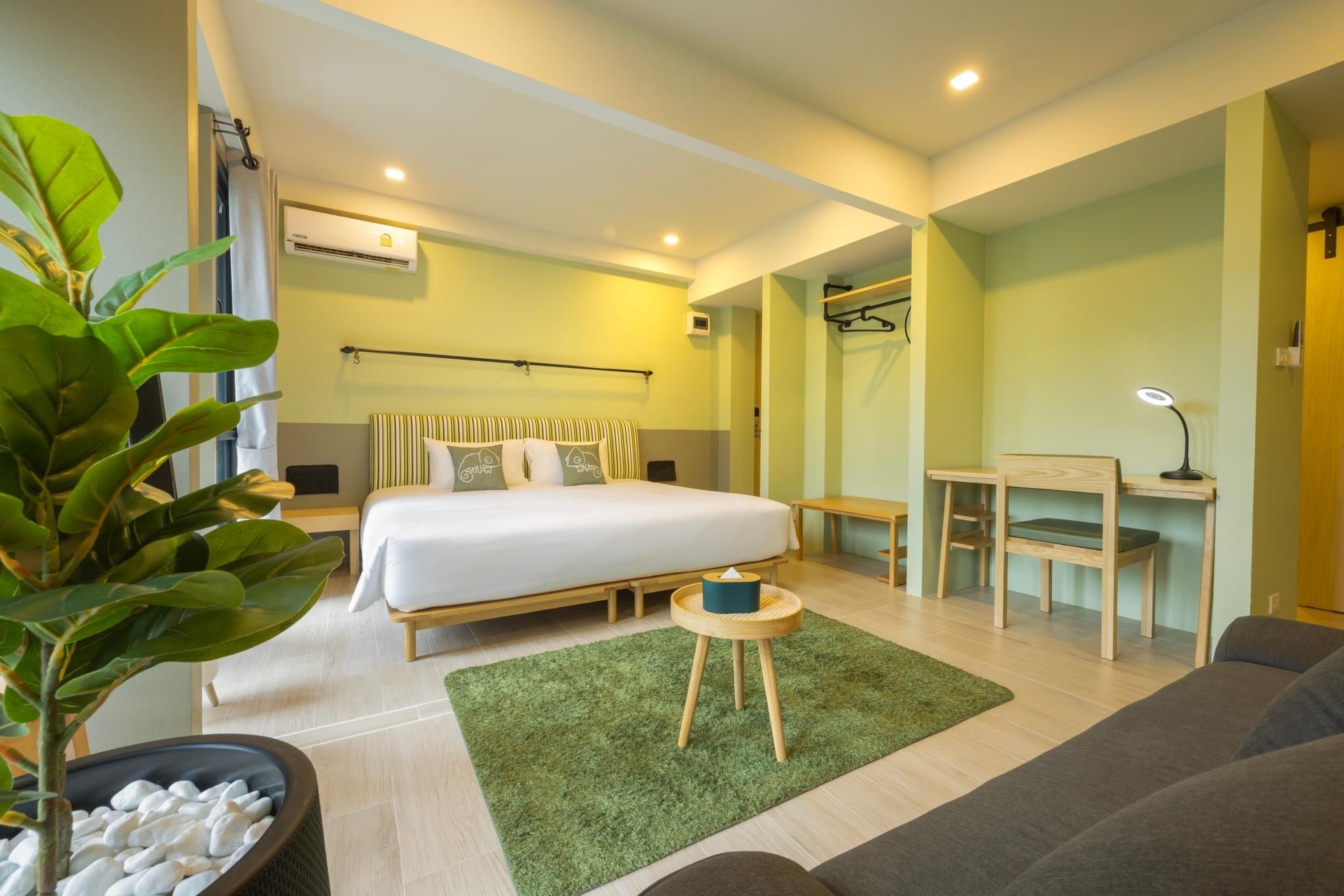 Chamemon Bed Phuket Town1