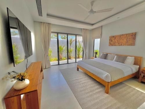 ลักชัวรี่ แบรนด์ นิว วิลล่า วิธ เมด อันชาน ทรอปิคาน่า (Luxury brand new villa with maid Anchan Tropicana)0