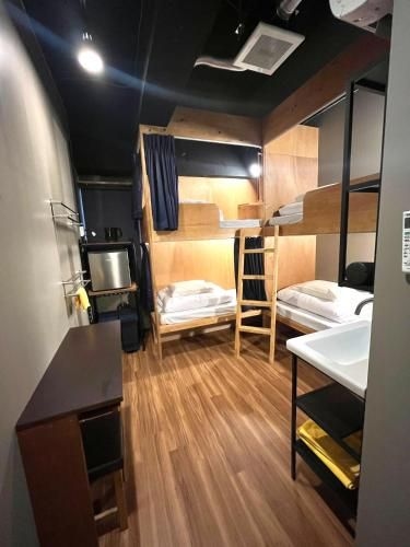 โรงแรมวาซาบิ มิตะ (Wasabi Mita Hotel)1