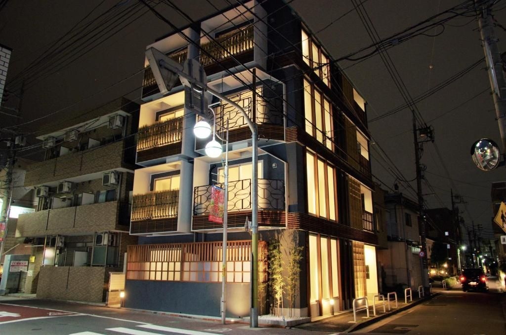 นูเมโระ อูโนะ โตเกียว (Numero Uno Tokyo)0