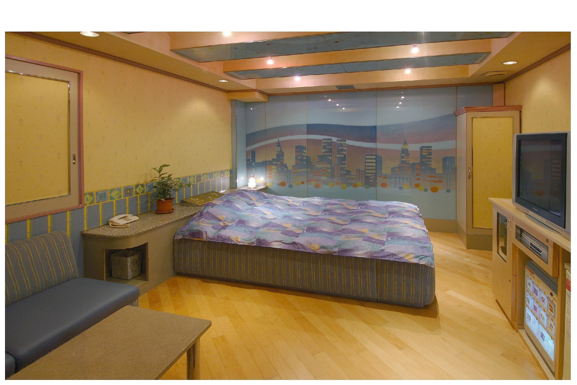 โฮเทล โรแดน (Hotel Rodan)4