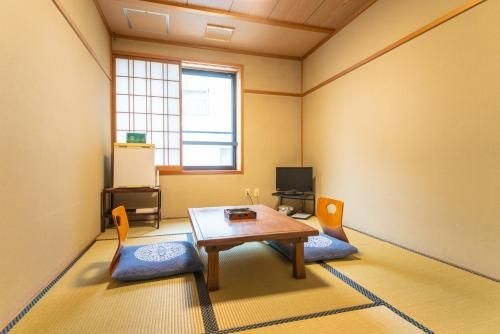 Hifumi Ryokan Kyoto station1