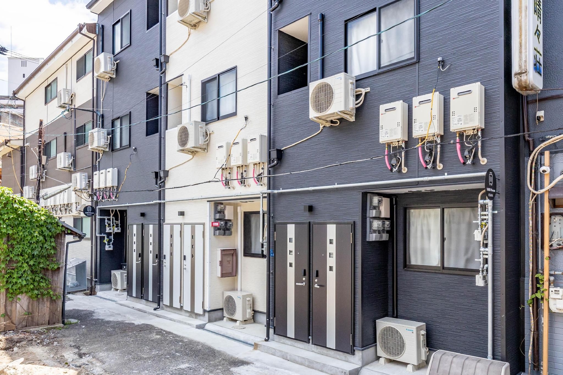 1668 เฮ้าส์ โอซาก้า บี (1688 House Osaka B)1