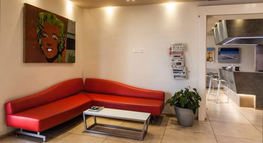 L'Hotel3