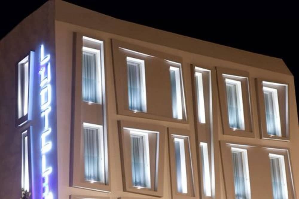 L'Hotel0