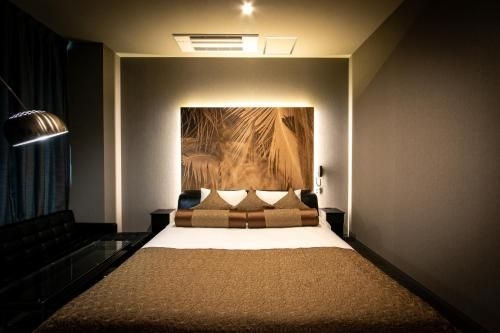 โรงแรมแบล็กซ์ (HOTEL BLAX)3