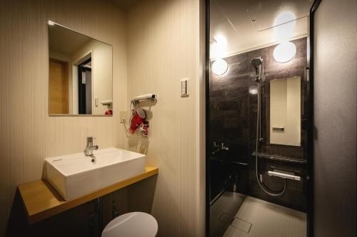 โรงแรมแบล็กซ์ (HOTEL BLAX)2