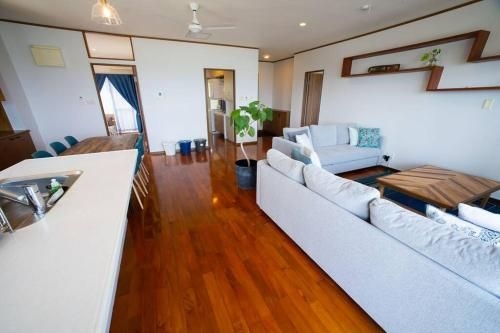 บลู พอยท์ คาเฟ่ คอนโด (Blue Point Cafe & Condo)2