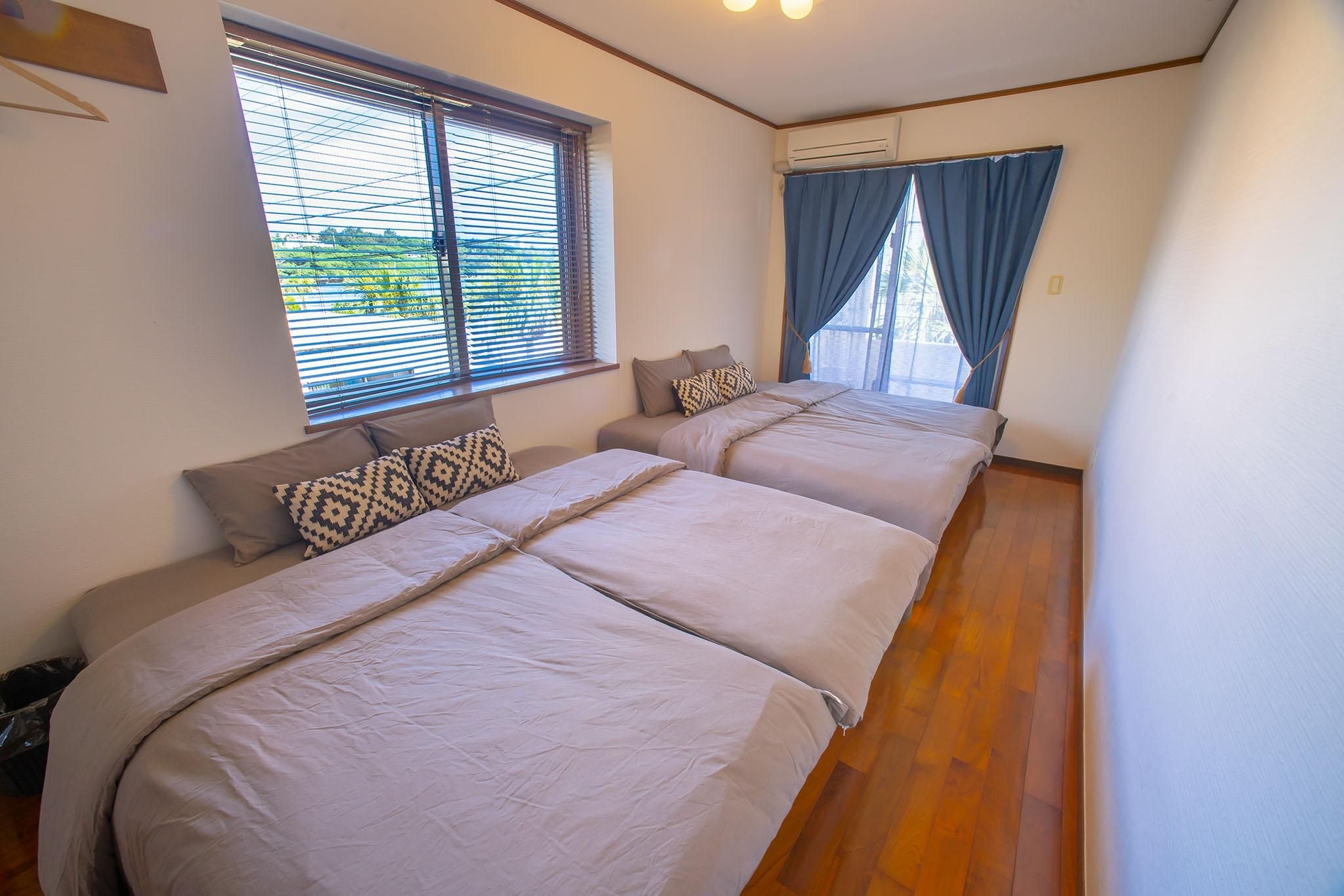 บลู พอยท์ คาเฟ่ คอนโด (Blue Point Cafe & Condo)0