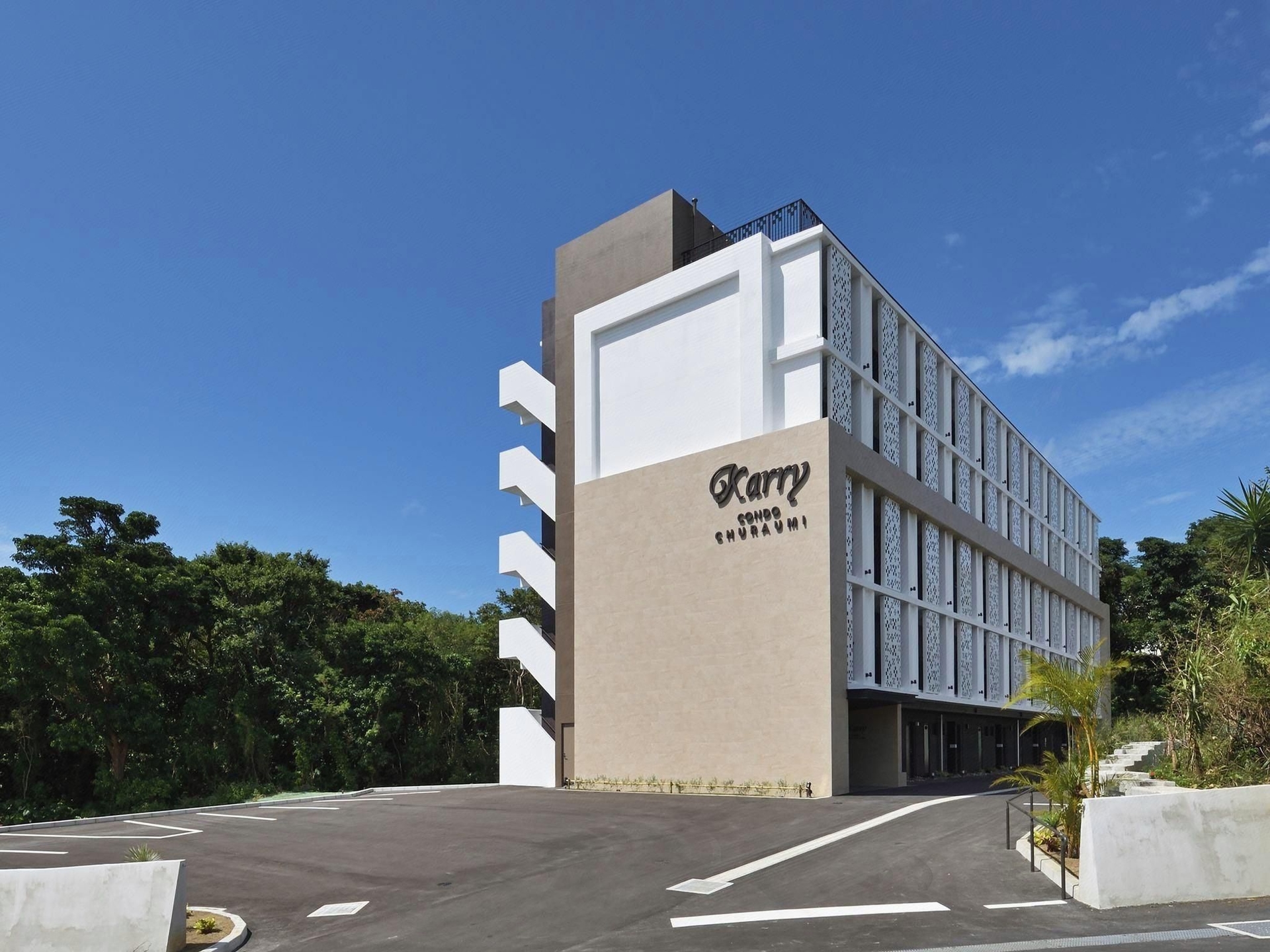 แครี่ คอนโดมิเนียม รีสอร์ท ชูราอุมิ (Karry Condominium Resort Churaumi)2