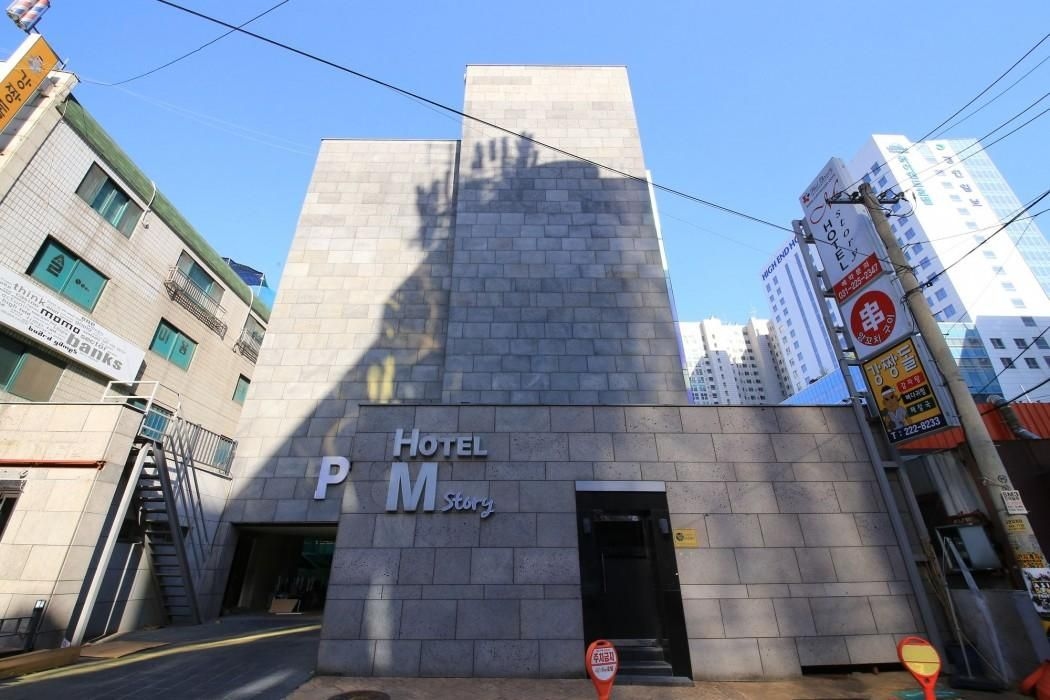 Hotel M story4