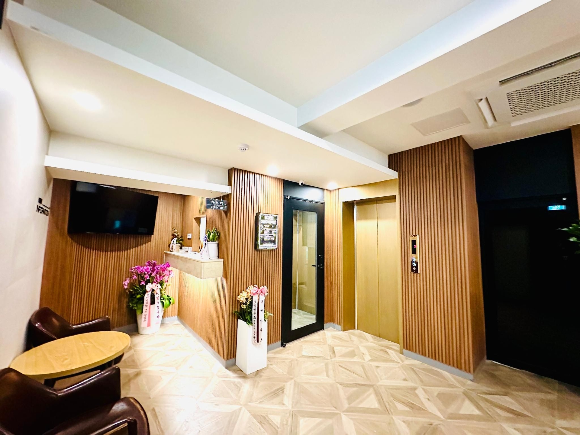 สตาร์ โฮเทล (Star Hotel)2
