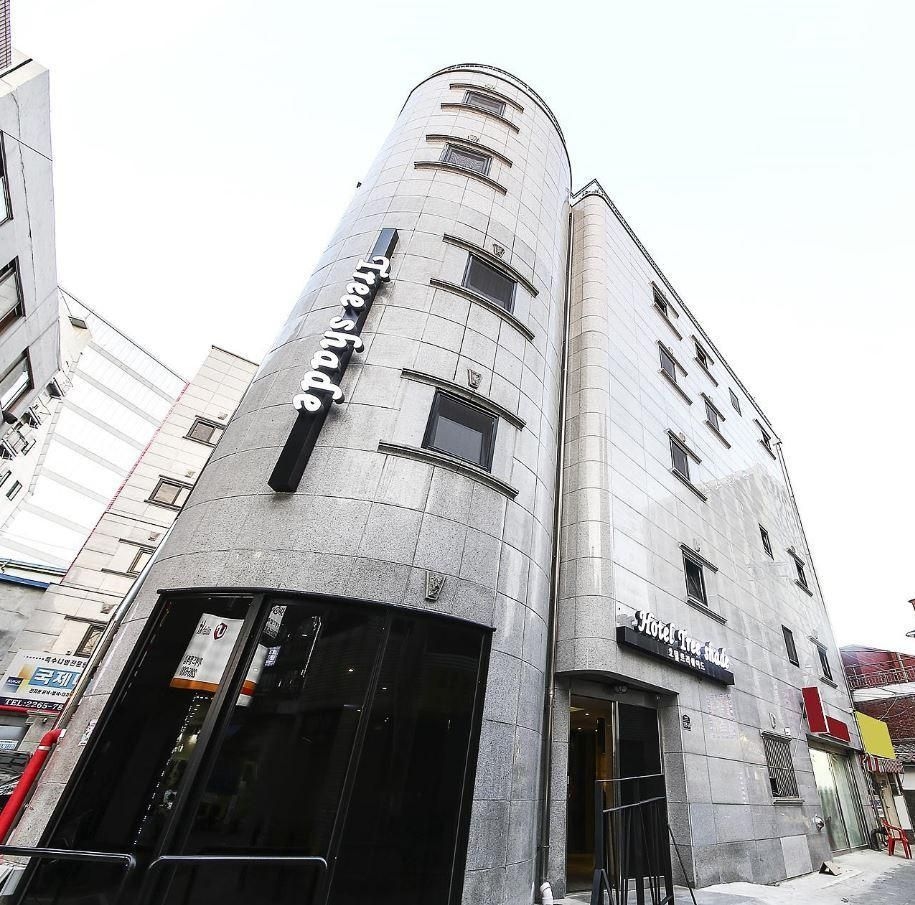 โรงแรมทรี เชด (Hotel Tree Shade)0