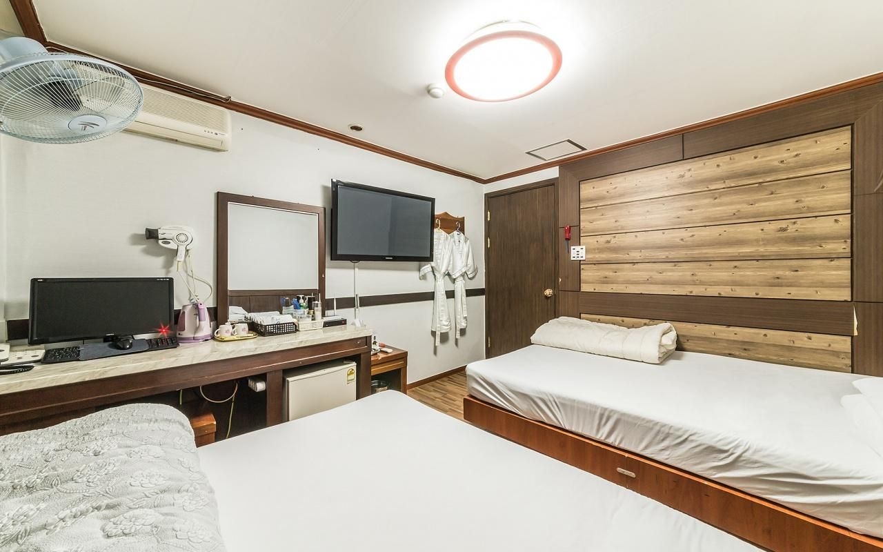 บราวน์ โฮเทล (Brown Hotel)0