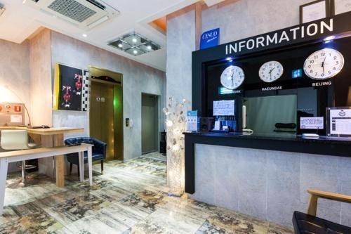 โรงแรมโชว์ (Show Hotel)2