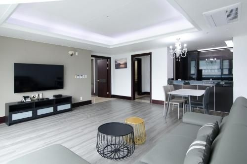 โรงแรมเซ็นทัม คอนเวนชั่น (Centum Convention Hotel)1