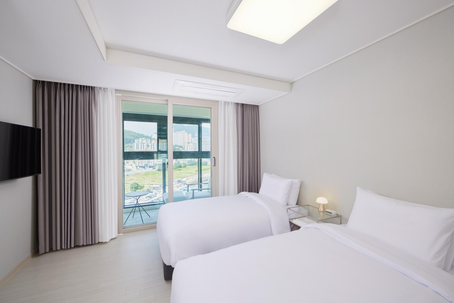 ชิฟต์ดอร์ เรสซิเดนซ์ ฮาริ (Shiftdoor Residence Hari)2