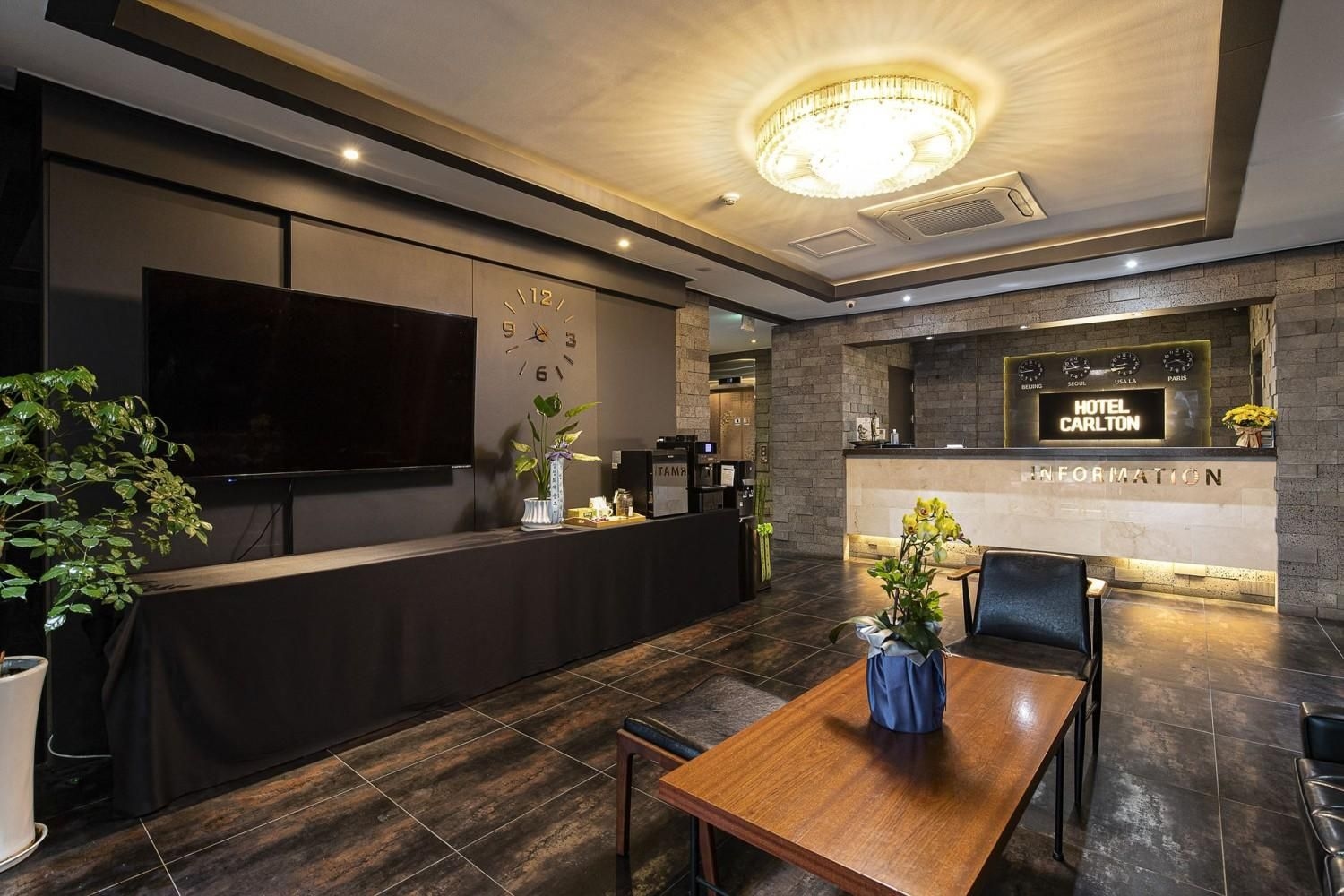 โรงแรมคาร์ลตัน (Hotel Carlton)4