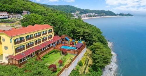 Ganghwa hana & alice spa pension0
