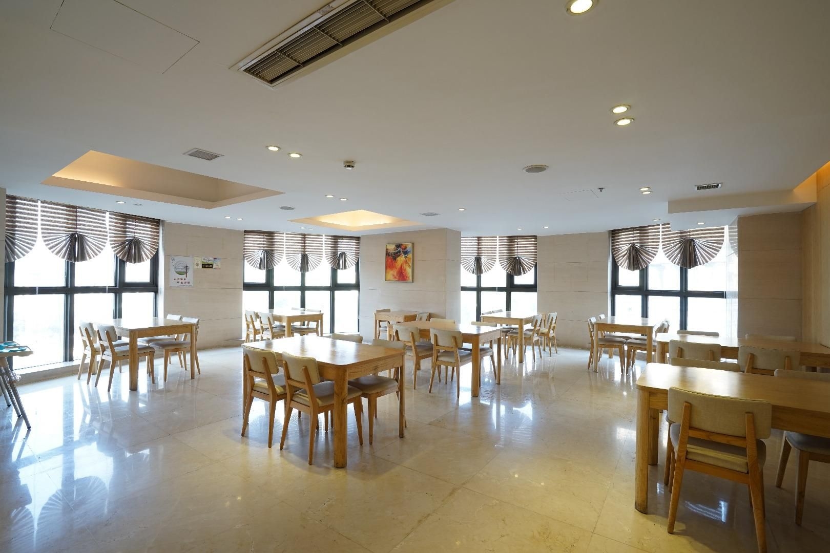 Starway Hotel Yibin Laiyin4
