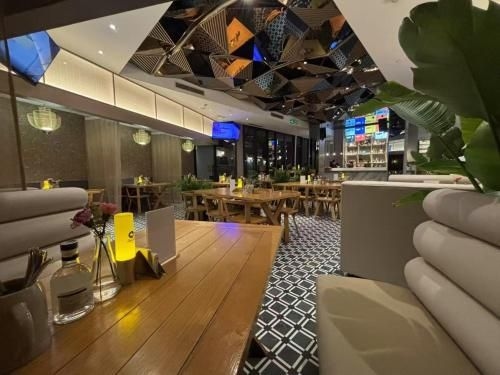 กาเชต์ บูทิก คุนหมิง อาร์ตไทม์ (Cachet Boutique Kunming Artime)1