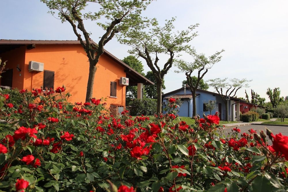 The Garda Village2