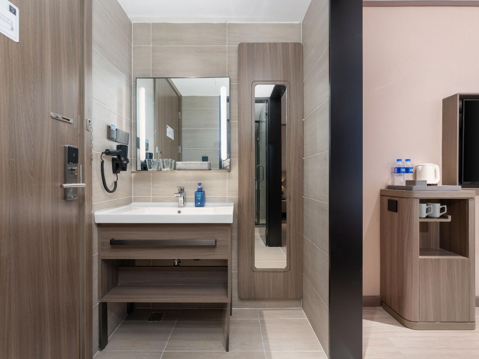 ฮั่นติง โฮเทล ต้าเหลียน นอร์ท เรลเวย์ สเตชัน เซาธ์ สแควร์ (Hanting Hotel Dalian North Railway Station South Square)3