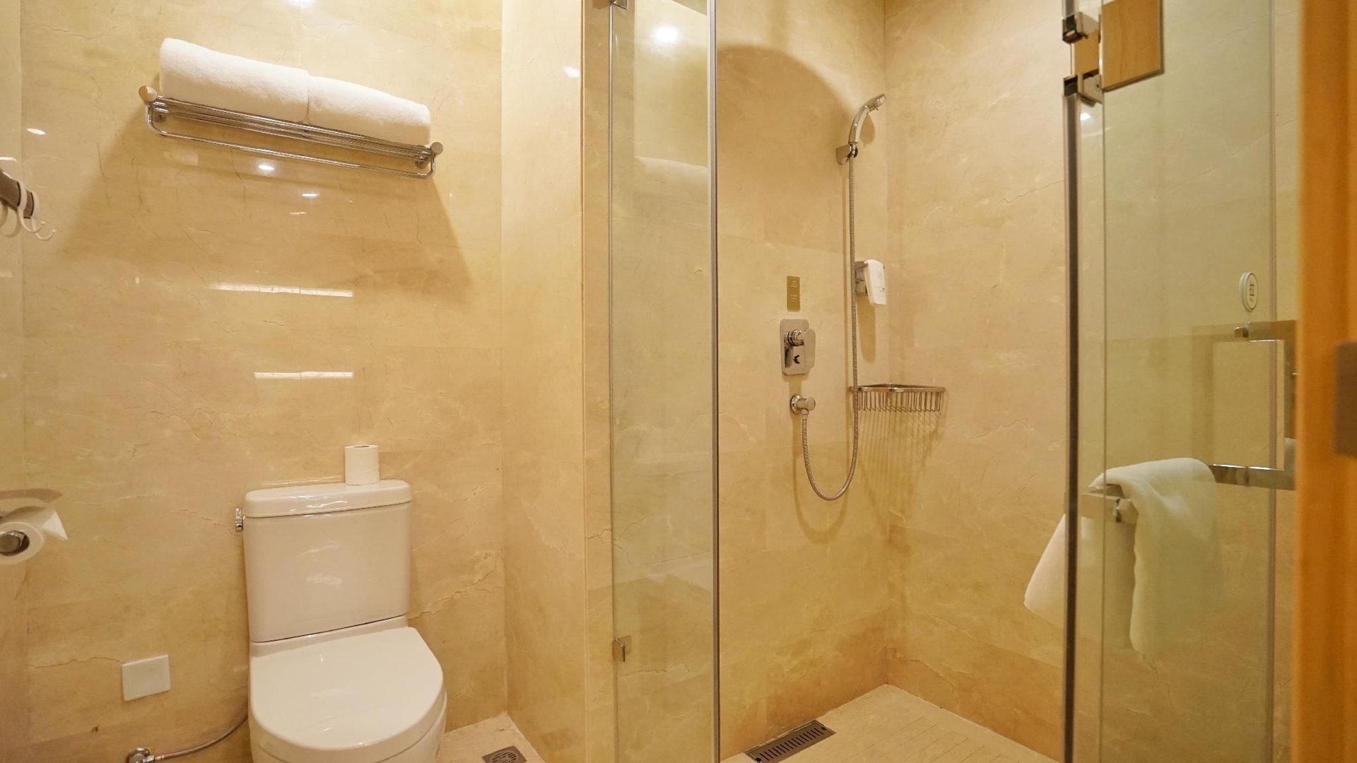 Ji Hotel Yantai Binhai Plaza4
