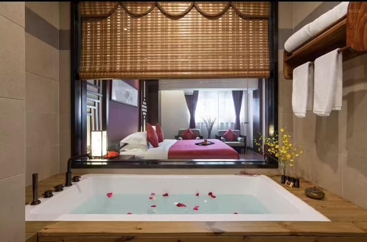 จินปี่ โฮเทล (Jinbi Hotel)1