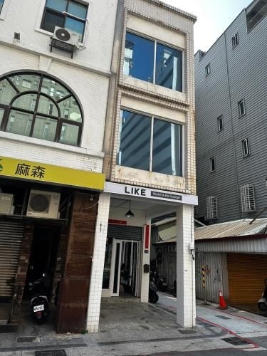 ไลค์ โฮสเทล แอนด์ บาร์ เลานจ์ (Like Hostel & Bar Lounge)1