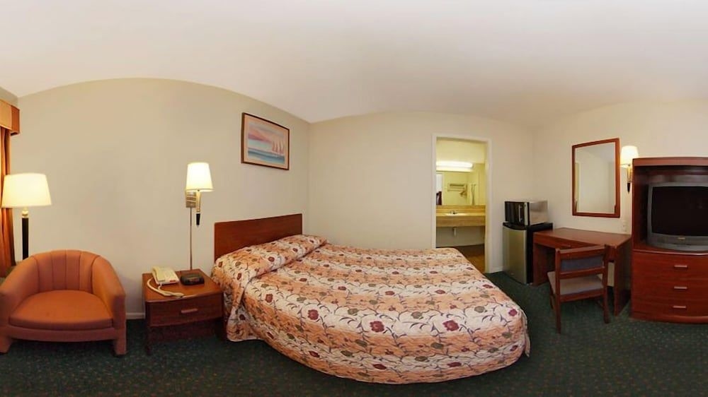 Rodeway Inn University/Downtown4