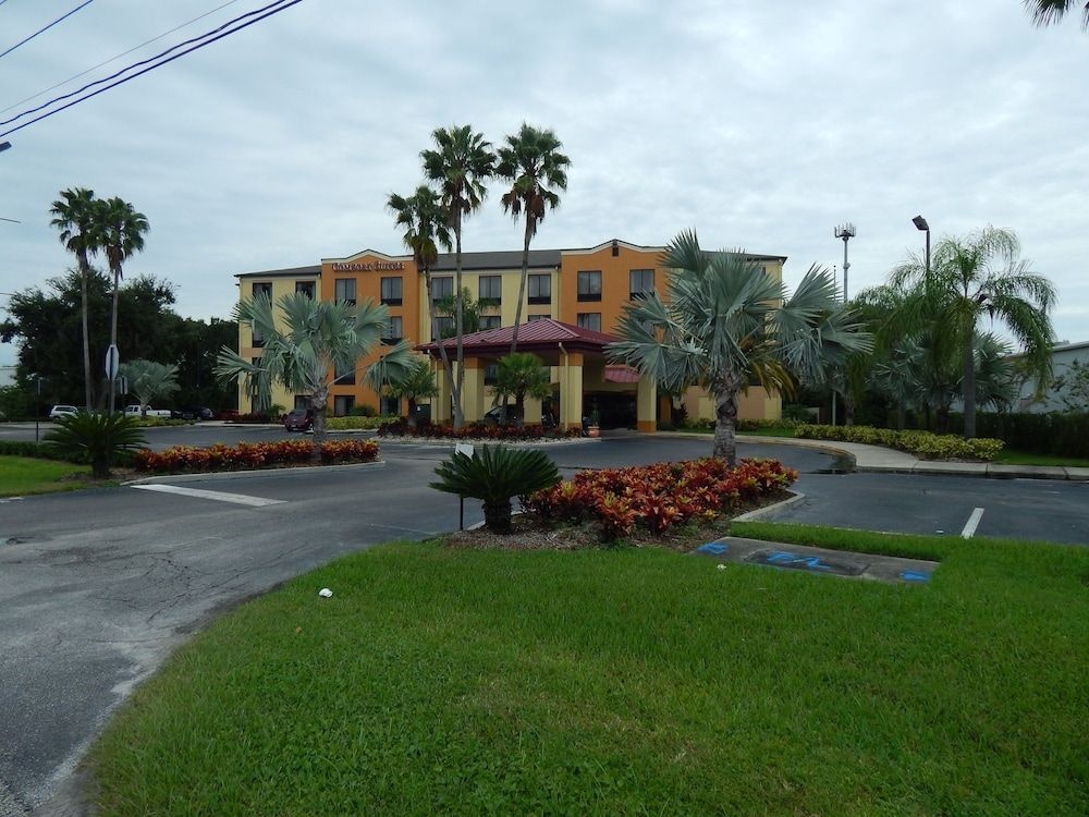 Comfort Suites4