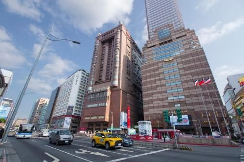 เออร์เบิน อะโบ๊ด (Urban Abode)2