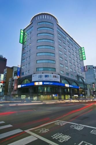 โรงแรมแคมบริด์จไทนาน (Cambridge Tainan Hotel)0