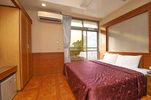 โยเซมิตี ฮอต สปริง รีสอร์ท (Yosemite Hot Spring Resort)1