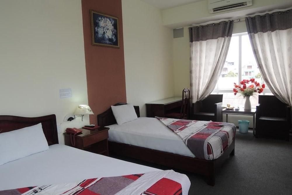 C30 โรงแรมความรุ่งโรจน์ (C30 Glory Hotel)4