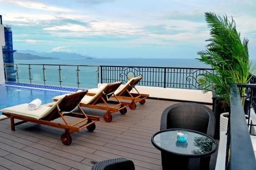 เอปัส โฮเต็ล (Apus Hotel)1
